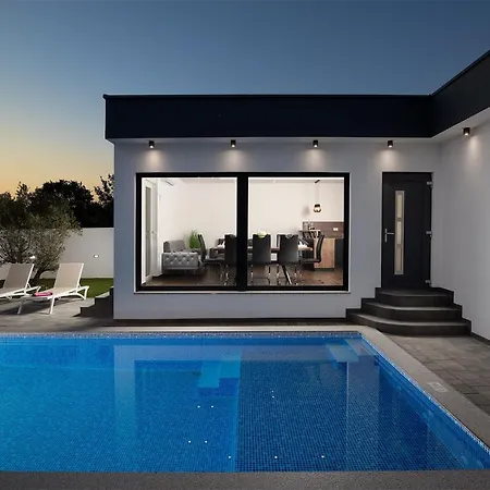 L&l Villa *